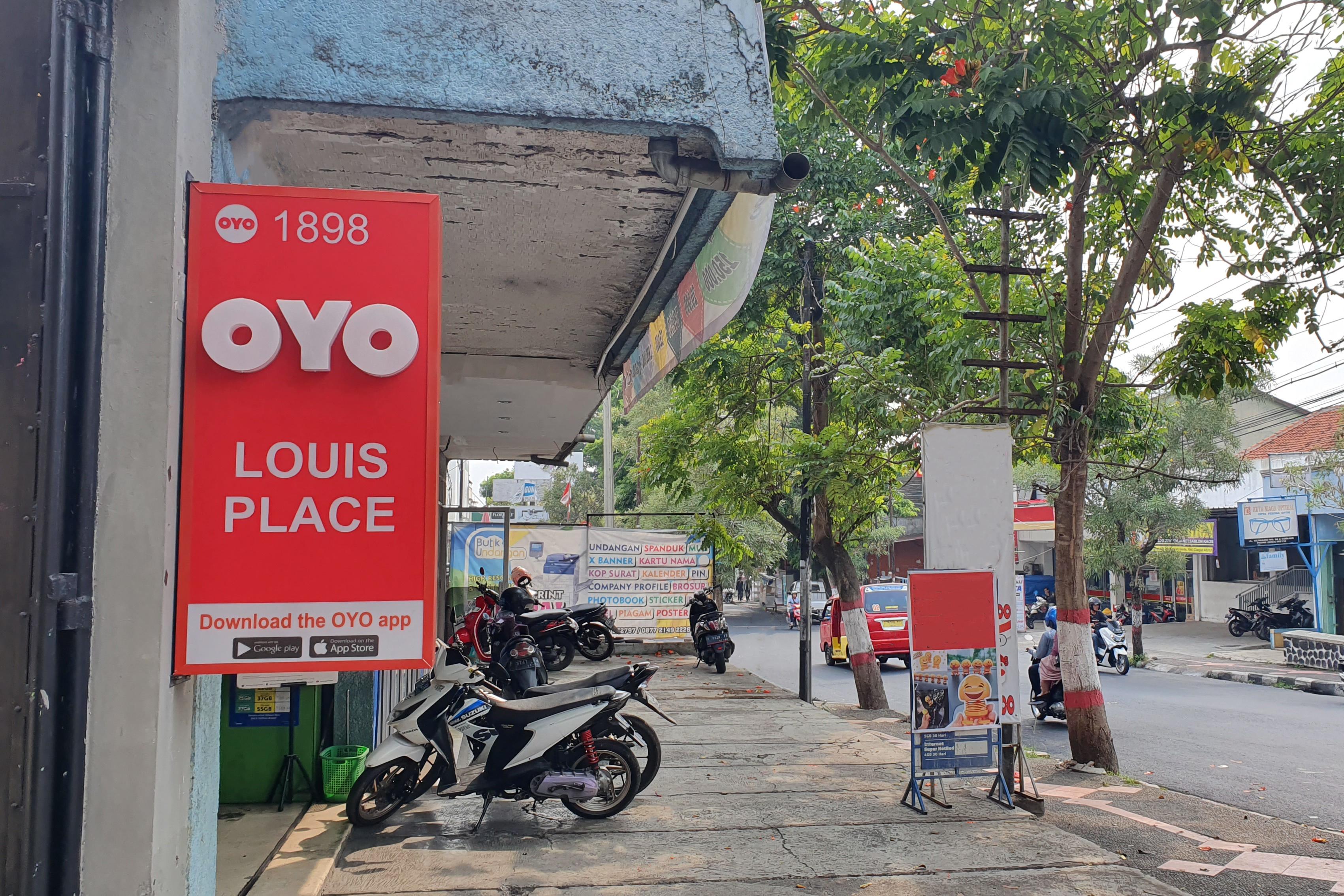 ホテル Oyo 1898 ルイズ プレイス チアンジュール エクステリア 写真